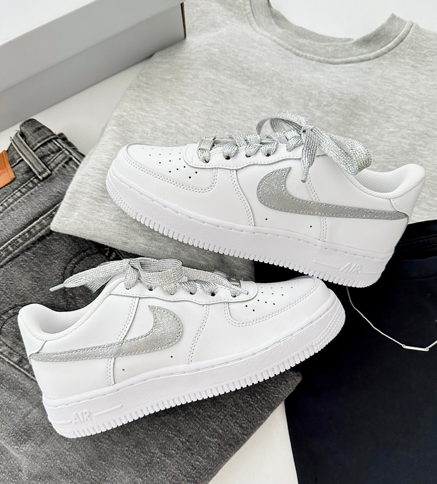 Nike Air Force 1 ‘Silver’.